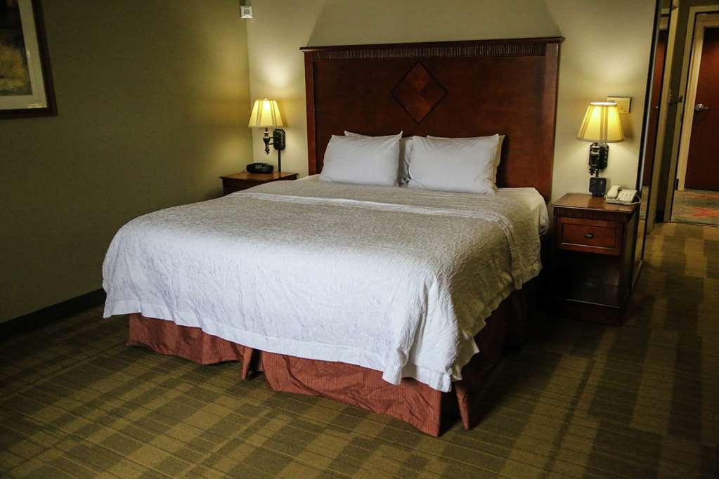 Hampton Inn & Suites Jennings Room photo