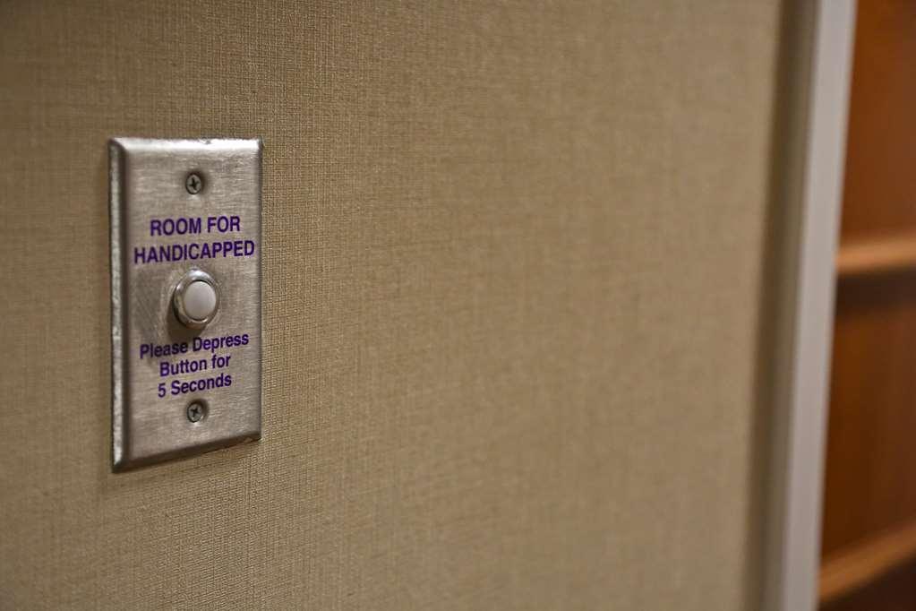 Hampton Inn & Suites Jennings Room photo