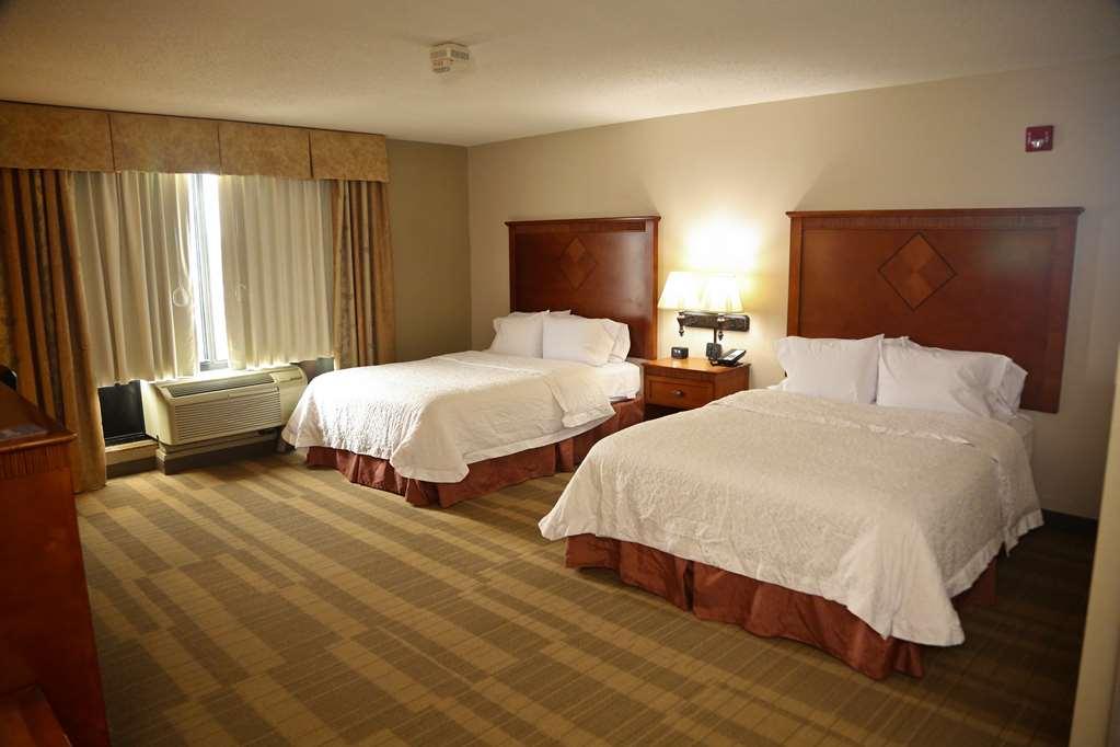 Hampton Inn & Suites Jennings Room photo