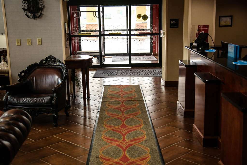 Hampton Inn & Suites Jennings Interior photo