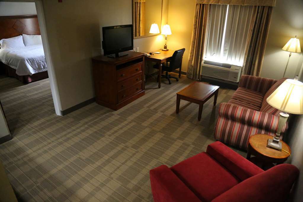 Hampton Inn & Suites Jennings Room photo